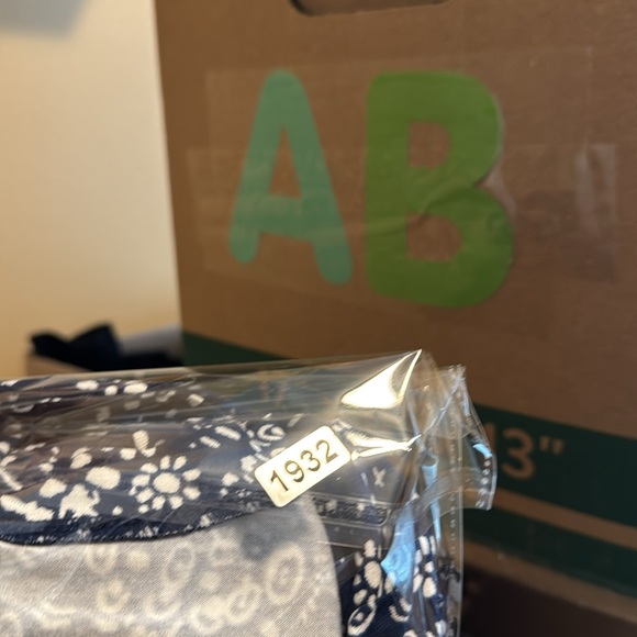 Torrid Women's Mandala Print Super Soft V-Neck Knit Tunic Top Size 1X NWT - Picture 6 of 6